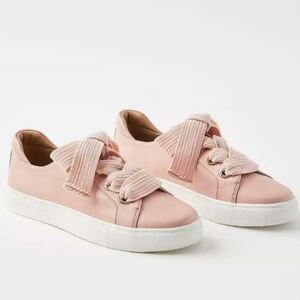 NEW! LOFT Oversized Blush Oversized Lace Up Sneakers 10.